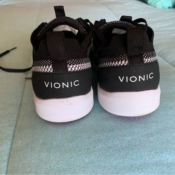 Vionic Sneaker - Picture 5 of 5